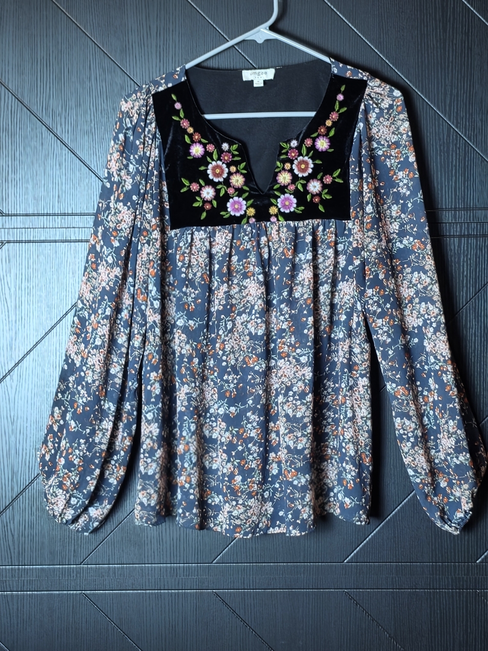 #9 UMGEE Velvet Embroidered Floral Babydoll Top (M)